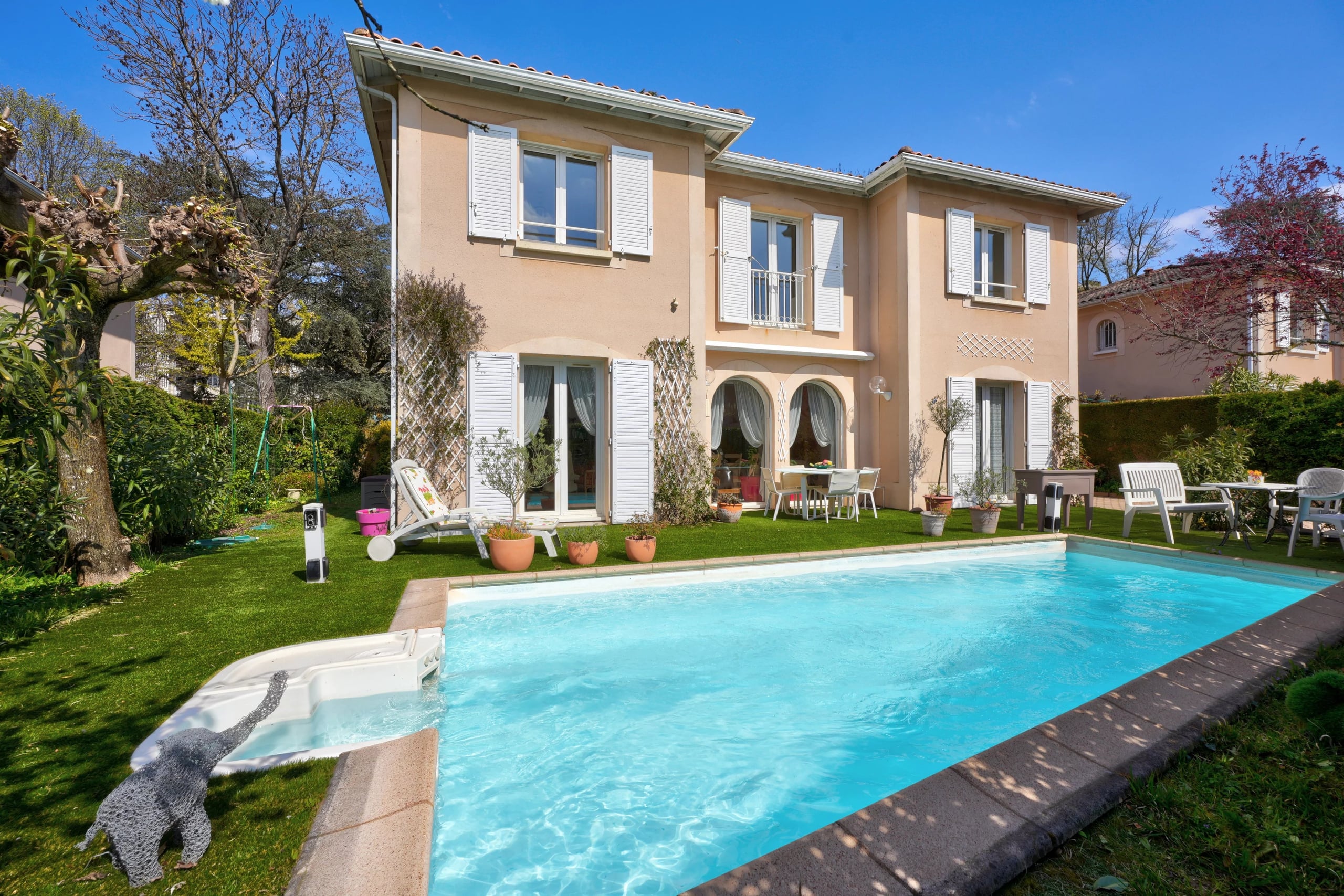 LYON 9E - PLATEAU DE SAINT-RAMBERT  | VILLA FAMILIALE DE STANDING - 5 CHAMBRES - PISCINE - GARAGE