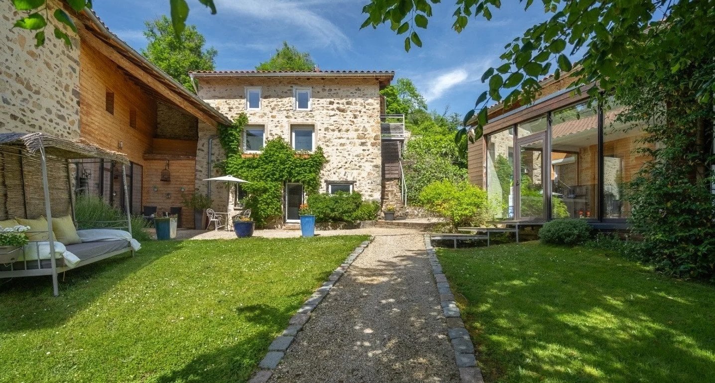 Propriété d’exception avec gîtes et chambres d’hôtes – Vue imprenable, prestations haut de gamme