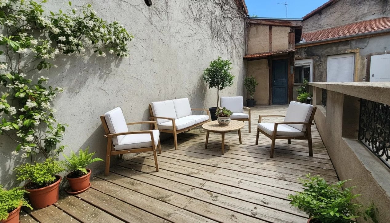 ROANNE - SPACIEUX T3 BIS RÉNOVÉ AVEC TERRASSE ET CAVE